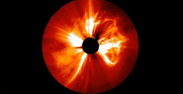 Сонце вибухнуло найсильнішим спалахом за останні 5 років: що загрожує Землі (відео)