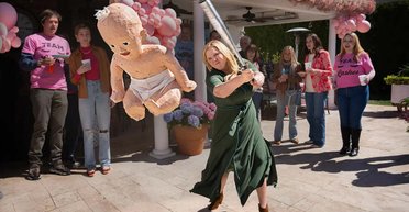 Фільм тижня на Netflix: як комедія про вдавану вагітність підкорила глядачів