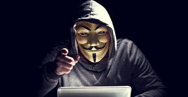 Мертвый интернет и фальшивый Пол Маккартни: самые странные теории заговора