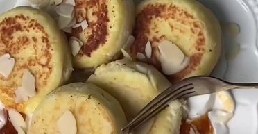 Апельсинові сирники: рецепт смачної страви до сніданку