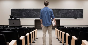 Обучение — без отсрочки. Юристы о последствиях принятого недавно решения Минобразования