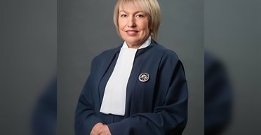 Без доходов, но с квартирой: судья Верховного Суда живет у "бедной" гражданки РФ, — "Схемы"