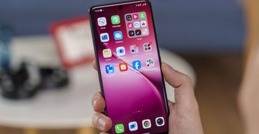 Представлен смартфон с камерой 200 Мп и батареей 7000 мАч: сколько стоит Vivo V70 FE (фото)