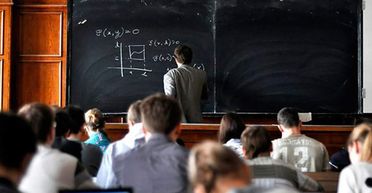 В университете отменили лекцию из-за слов лектора о ЛГБТ+: он отреагировал (фото)