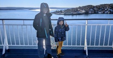 Одне обличчя: сім'я закрила спальню в орендованому будинку, знайшовши картину із "зображенням свого сина"