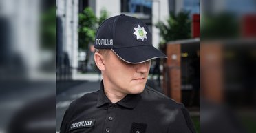 Шапки и кепки за 34 млн гривен: Нацполиция объявила тендер на головные уборы (фото)