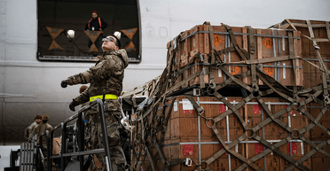 Поставки вооружений из США: пакеты помощи не помогут Украине победить РФ, – Вэнс