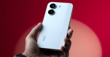 Недорогий смартфон обійшов конкурентів за продуктивністю: яку модель радять в Україні (фото)