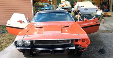 Заброшенное сокровище: культовое спортивное авто за $500 000 простояло 50 лет в гараже (видео)