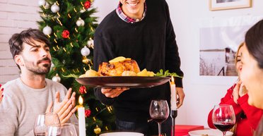 Диетологи назвали 3 способа, как не поправиться во время новогодних праздников