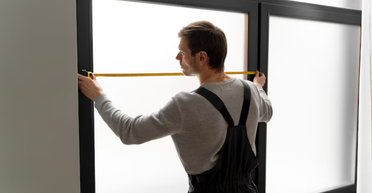 Під ванною 30 років зберігалася таємниця: що господар знайшов під час ремонту (фото)