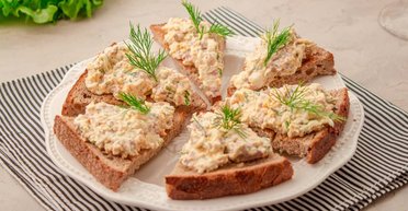 Смачна намазка з печінкою тріски: швидкий рецепт закуски