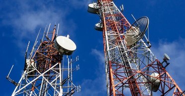 Шапочку из фольги заказывали? Почему украинцы боятся вышек мобильной связи