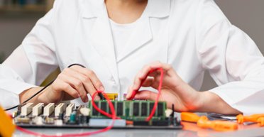 Аккумуляторы не только хранят энергию: ученые выявили неожиданную полезную функцию