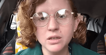 Жінка знайшла золото на полиці звичайного супермаркету: як це сталося (фото)