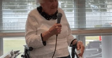 "Если вы сделаете это однажды": 106-летняя женщина раскрыла секрет своего долголетия (видео)