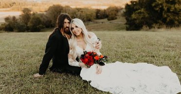 Не випускав з дому: батько Майлі Сайрус скандально розлучається