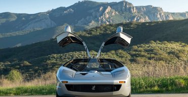 На аукцион выставили уникальный суперкар Mercedes 90-х без трехлучевой звезды (фото)