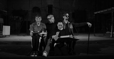 У Львові відбулась прем'єра вистави "Я бачу, вас цікавить пітьма": квитки розібрали за кілька годин (відео)