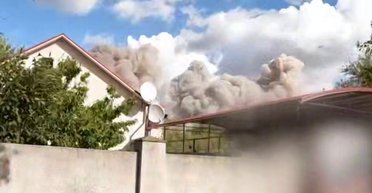 Военкоры попали под обстрел в Днепропетровской области: прилет КАБа зафиксировала камера (видео)