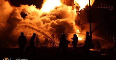 20 нефтебаз и один НПЗ. Никаких запасов, работаем с колес