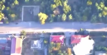 Наведался дрон СБУ: с паспортным столом оккупантов на Запорожье произошла "неприятность" (видео)