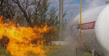 Росіяни другий день поспіль б'ють по АЗС у Харкові: атаковано вже вісім заправок (фото, відео)