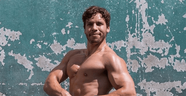 26-летний сын Шварценеггера Джозеф Баэна продемонстрировал свое мускулистое тело (видео)