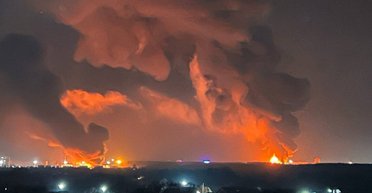 У Феодосії дрони розбомбили російську нафтобазу: налічили понад 10 вибухів (відео)