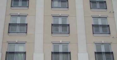 Зачем нужен "балкон Джульетты": в соцсетях высмеяли выдумку архитекторов (фото)