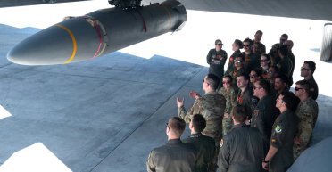 Испытания неизбежны: США протестируют гиперзвуковую ракету ARRW с базы Гуам (фото)