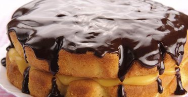 Бостонський бісквітний торт-пиріг із заварним кремом: покроковий рецепт повітряної випічки