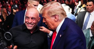 Преданный Трампу ведущий Джо Роган внезапно раскритиковал его решения