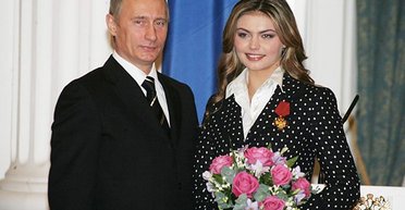 Живуть у повній ізоляції: журналісти з'ясували, де перебувають сини Путіна