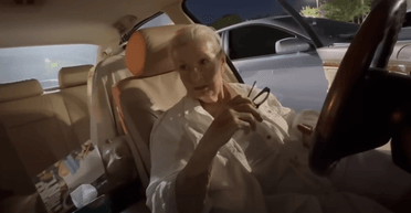 "Сплю зіщулившись": 78-річна жінка розкрила правду про життя в машині (відео)