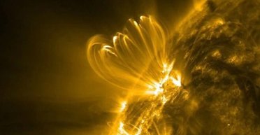 Сонце робить щось дивне перед тим, як виникають небезпечні для Землі сонячні спалахи