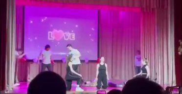 В школе Киева дети разыграли сценку с избиением военного: бойцы отреагировали (видео)