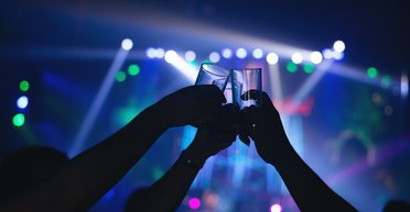 Рекордний чек в одному з нічних клубів Манчестера: гість витратив $116 тисяч за вечір (фото)