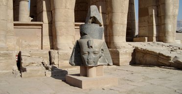 Археологи знайшли втрачену статую древнього правителя: артефакт виявили у дельті Нілу (фото)