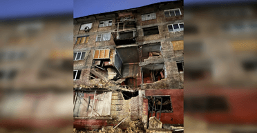 У Києві обвалилася багатоповерхівка, пошкоджена "Шахедом" на початку липня, — ЗМІ (фото, відео)