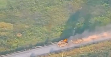 И тягач, и БМП: бойцы ВСУ одним ударом уничтожили две единицы техники ВС РФ (видео)