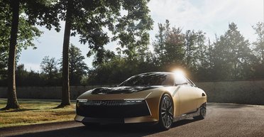 Дань классике: знаменитый французский спорткар 70-х возродили в новом формате (фото)