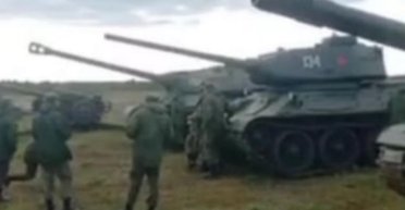 Танки Т-34 і самохідки: на полігоні в РФ помічено техніку Другої світової (відео)