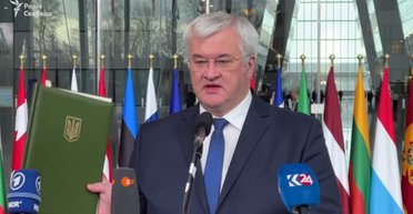 Назвал "бумагой": Сибига привез в штаб-квартиру НАТО Будапештский меморандум (видео)