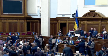 Рада не проголосовала за отставку Галущенко и Гринчук: оппозиция заблокировала трибуну