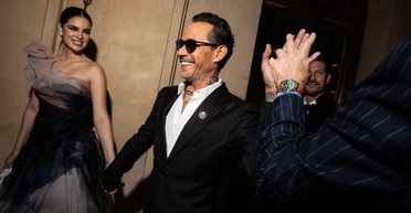 Ексчоловік Джей Ло вийшов у світ з молодою дружиною (фото, відео)