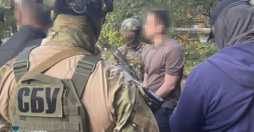 "Отмазывал" подозреваемого от тюрьмы: в Днепре задержали окружного прокурора (фото)