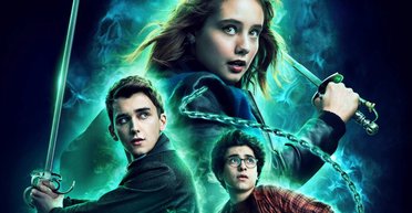 Топ-сериалы января. Новые охотники за привидениями, красавица-детектив, психотерапевт-правдоруб