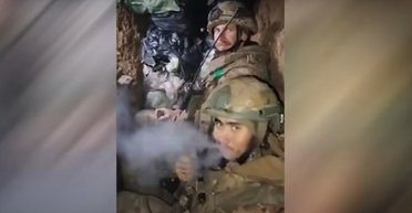 "Какая-то бешеная пехота сидит": три бойца полиции 60 суток держали позицию, а ВС РФ "поставляли" им БК