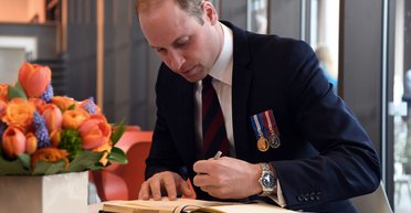 "Зникнення" Кейт Міддлтон: як живе принц Вільям після того, як його дружина захворіла (фото)